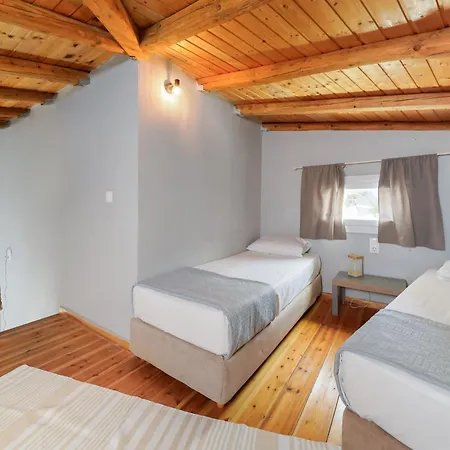 Mythodea Apartman *